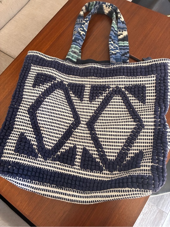 Steve Madden Handbags - Steve Madden Navy Woven Duffel Tote